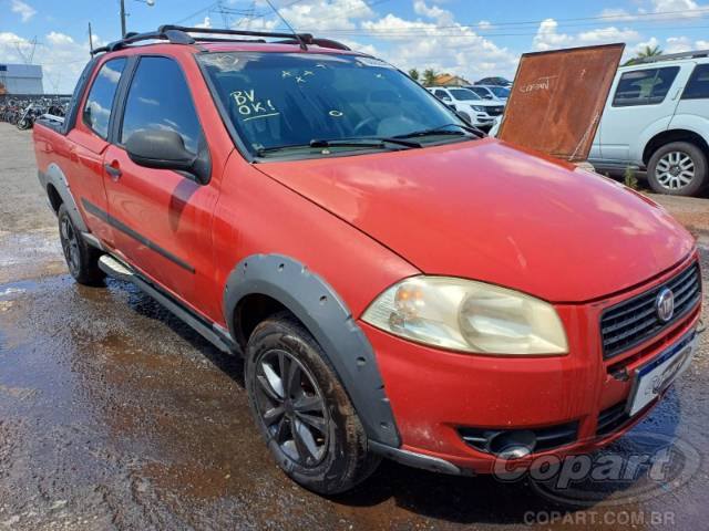 Lateral direita do Fiat Strada Adventure